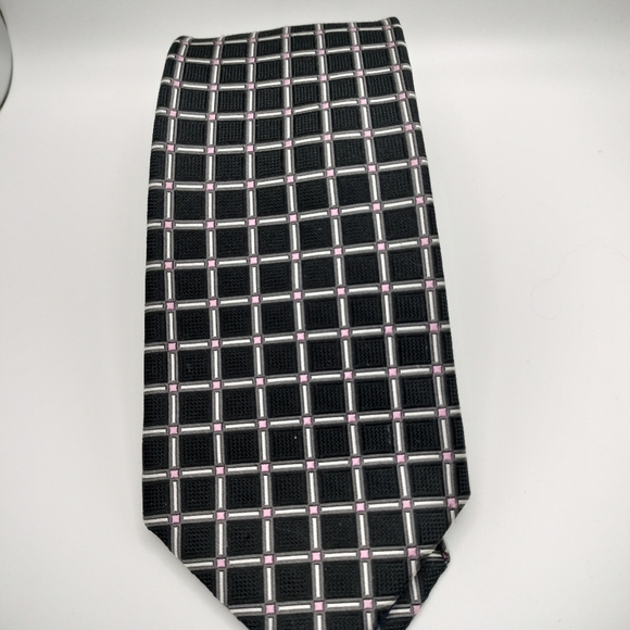 Daniel Cremieux Tie Mens Hand Made USA 100% Silk Geometric Black w/ Pink Long - Picture 2 of 10